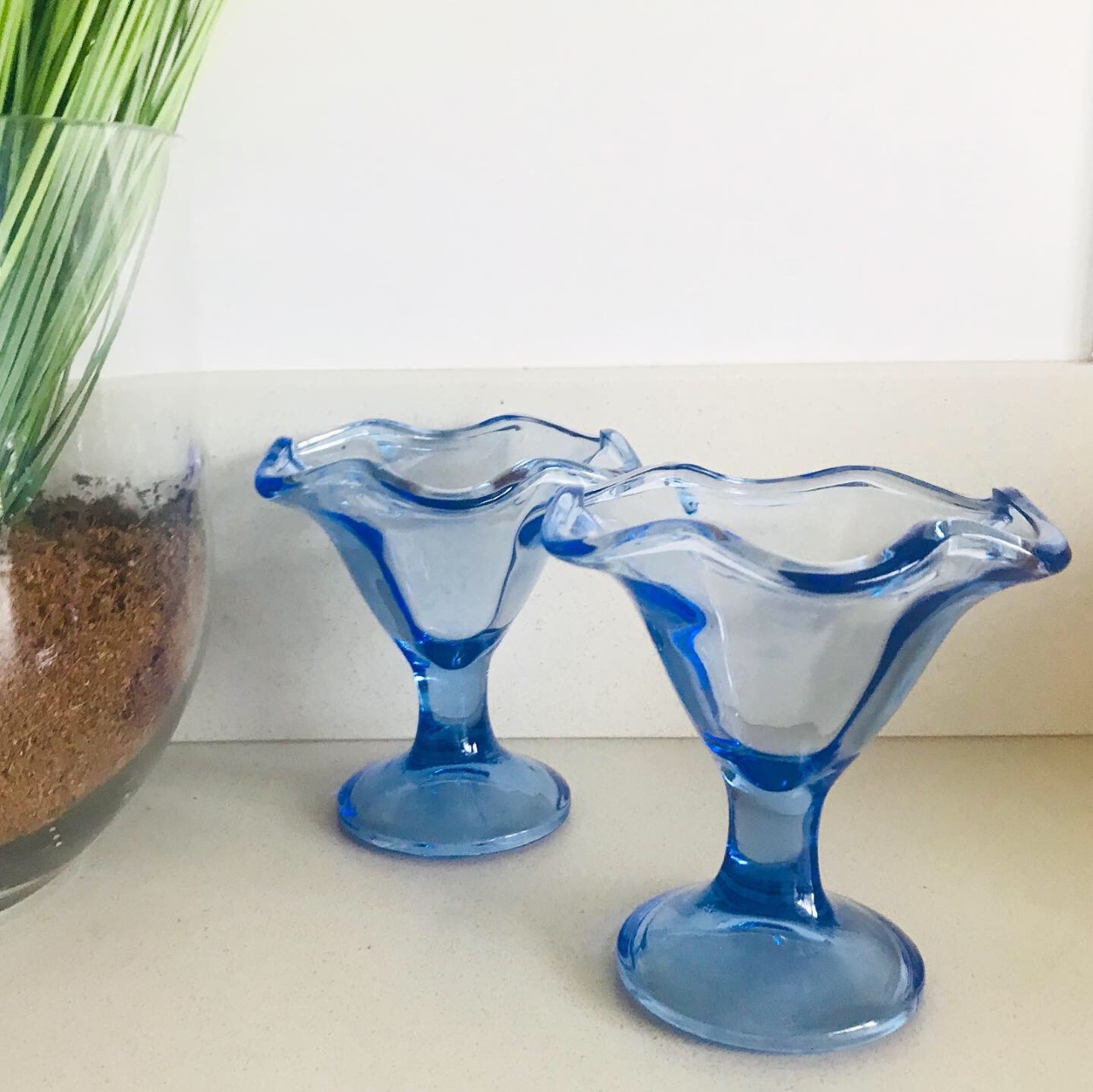 linnen tyfoon Pathologisch Vintage ijscoupés in blauw glas uit Italië - Woodstock design