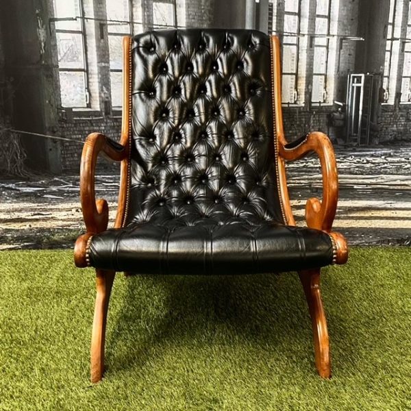 Hoofdkwartier Wauw bezig Vintage leren fauteuil zwart hout | Woodstock design | Vintage webshop